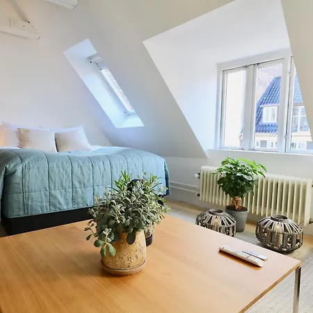 Two-story By Nyhavn Harbour * Kopenhaga
